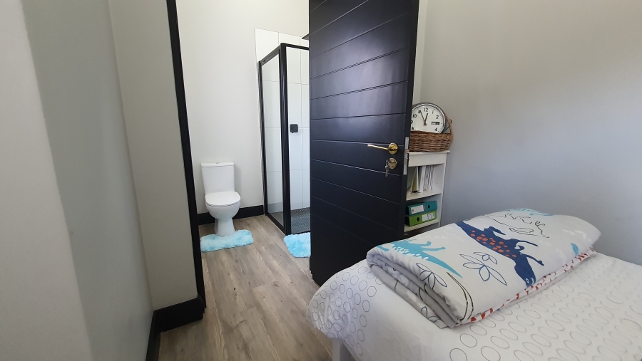 5 Bedroom Property for Sale in Theescombe Eastern Cape